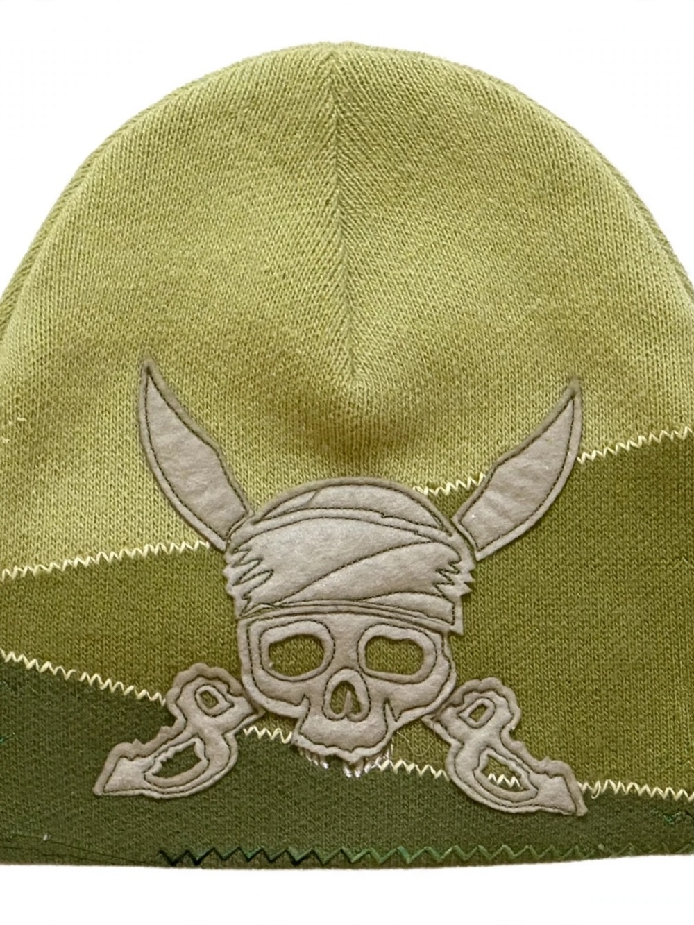 Disney Pirates of the Caribbean Dead Man’s Chest Vintage Beanie Gloves Set